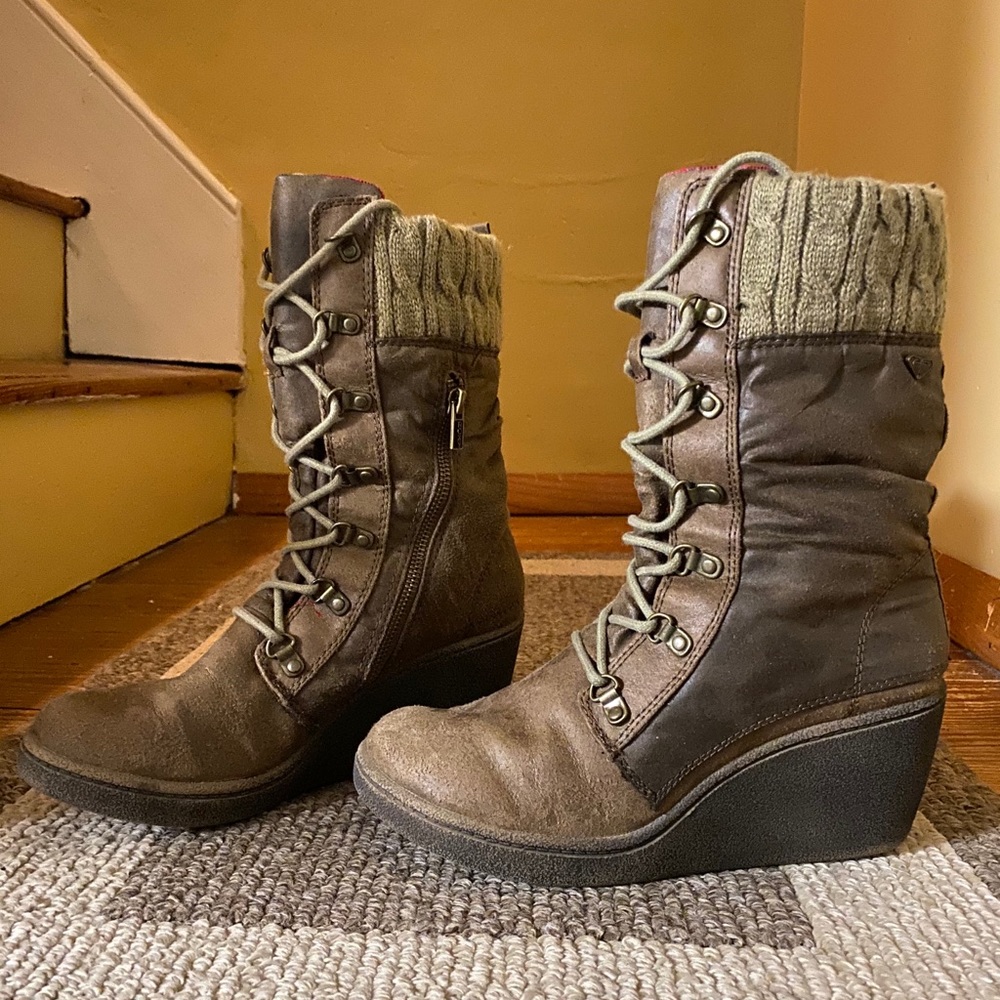 Roxy women’s wedge boots